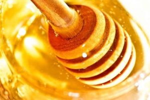 La Miel: Usos, Beneficios y Contraindicaciones